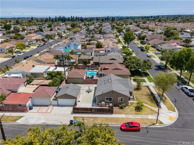 Photo 39 of 42 - 3954 Senasac Ave, Long Beach, CA 90808