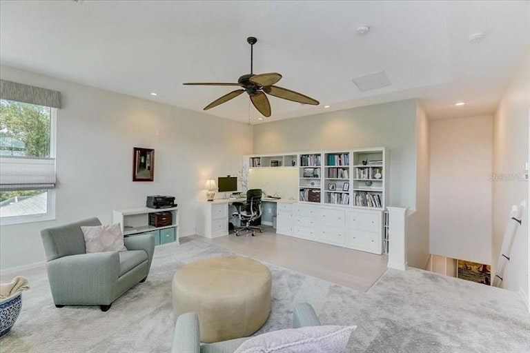 Photo 33 of 53 - 7711 Ashley Cir, Bradenton, FL 34201