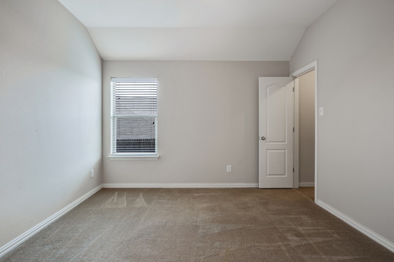 Photo 21 of 26 - 2556 Flowing Springs Dr, Fort Worth, TX 76177