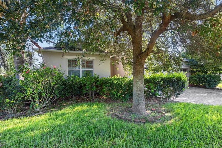 Photo 1 of 29 - 1010 Harmony Ln, Clermont, FL 34711