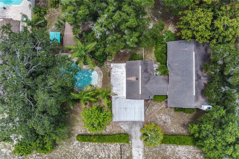Photo 6 of 84 - 11718 N Ola Ave, Tampa, FL 33612