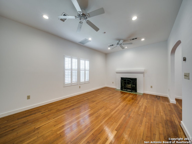 Photo 4 of 25 - 283 W Mariposa Dr, San Antonio, TX 78212
