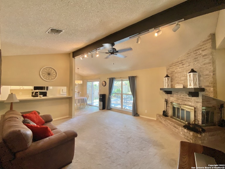 Photo 10 of 24 - 15035 Misty Bnd, San Antonio, TX 78217