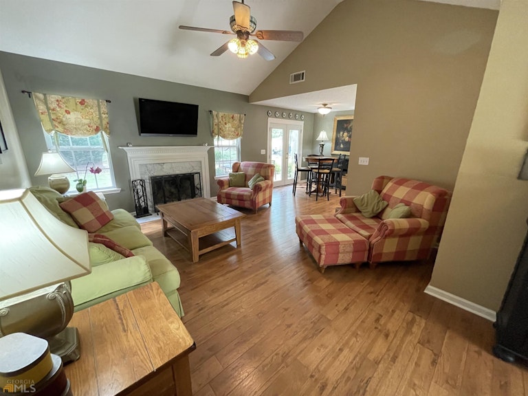 Photo 13 of 36 - 528 Butler Bridge Dr, McDonough, GA 30252