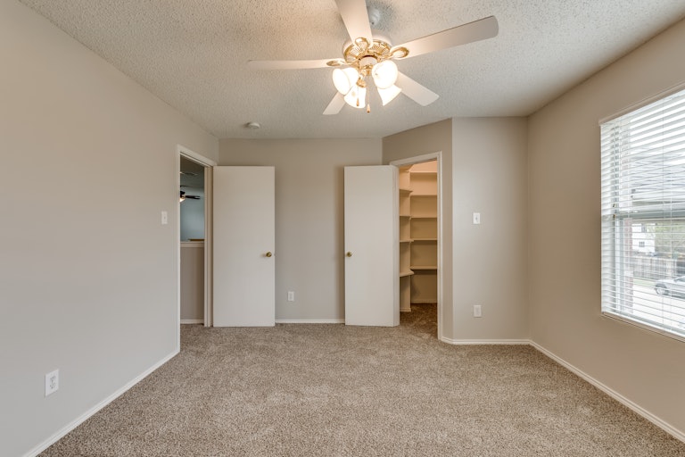 Photo 24 of 31 - 1312 Rambling Brook Trl, Denton, TX 76210