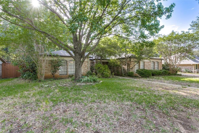 Photo 25 of 25 - 2905 Creekwood Dr, Grapevine, TX 76051