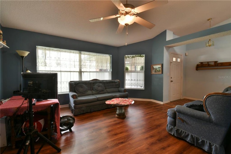 Photo 9 of 51 - 7501 Sandstone Dr, Orlando, FL 32836
