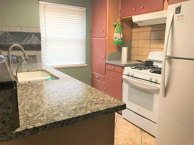 Photo 9 of 19 - 704 Barbara Way, Woodland, CA 95776