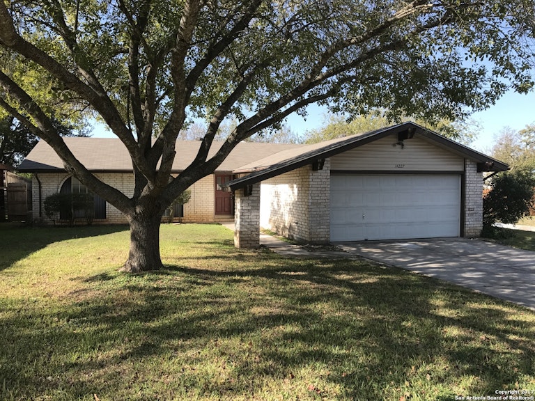 Photo 2 of 17 - 14227 Ridge Meadow Dr, San Antonio, TX 78233