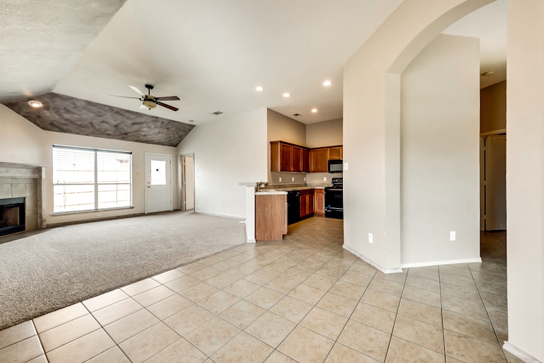 Photo 5 of 26 - 1028 Fort Apache Dr, Haslet, TX 76052