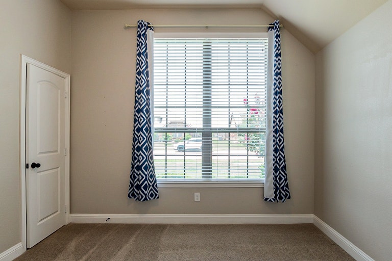 Photo 16 of 26 - 1101 Colonial Dr, Royse City, TX 75189