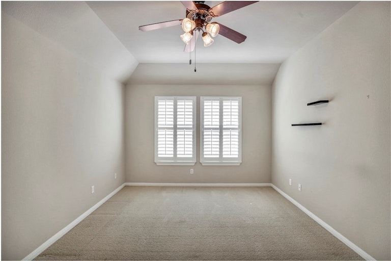Photo 31 of 40 - 10301 Chestnut Ridge Rd, Austin, TX 78726