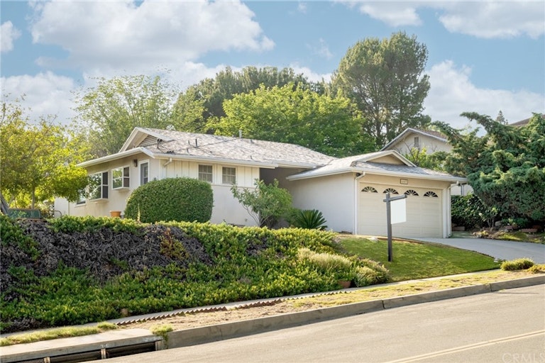 Photo 1 of 13 - 4603 Lowell Ave, La Crescenta, CA 91214