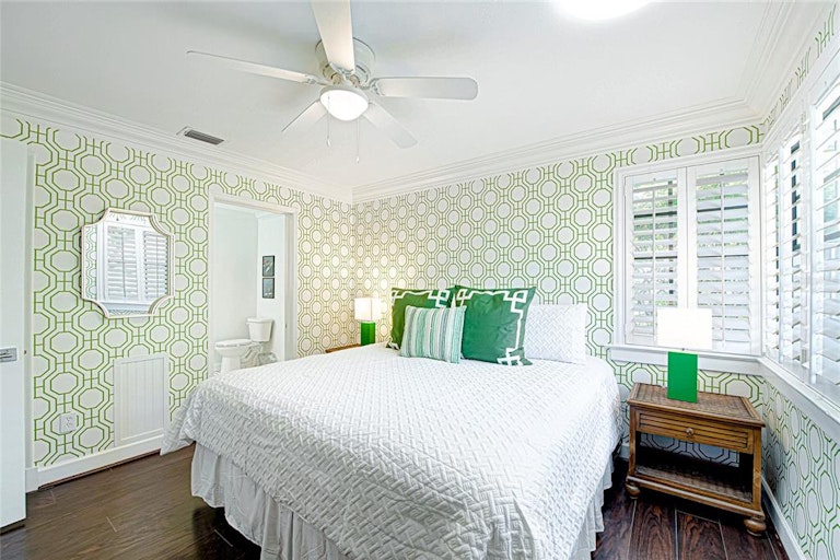 Photo 24 of 53 - 227 Grant Dr, Sarasota, FL 34236