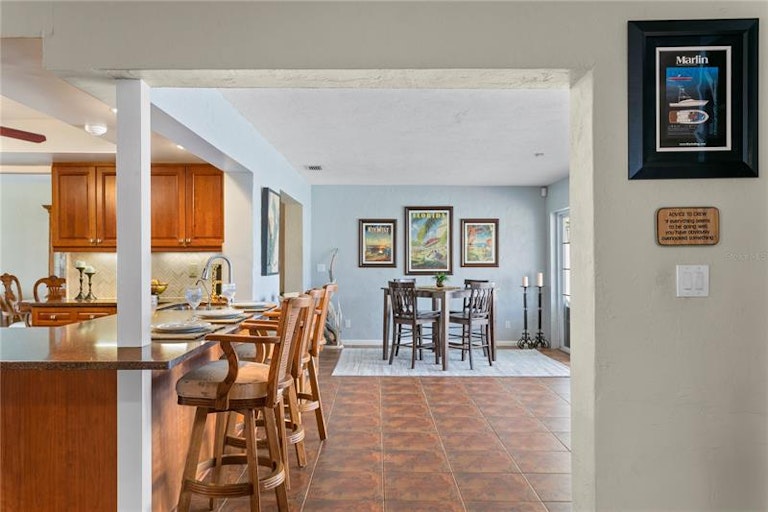 Photo 23 of 52 - 4328 40th St S, Saint Petersburg, FL 33711