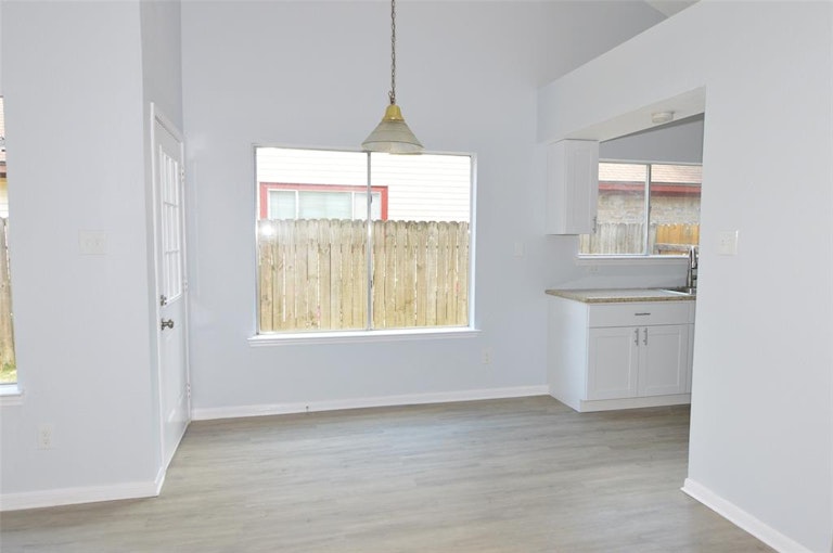 Photo 4 of 25 - 2527 Silver Trumpet Dr, Katy, TX 77449