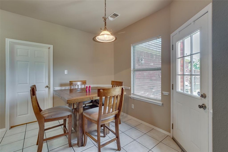 Photo 10 of 28 - 10317 Evergreen Dr, Rowlett, TX 75089