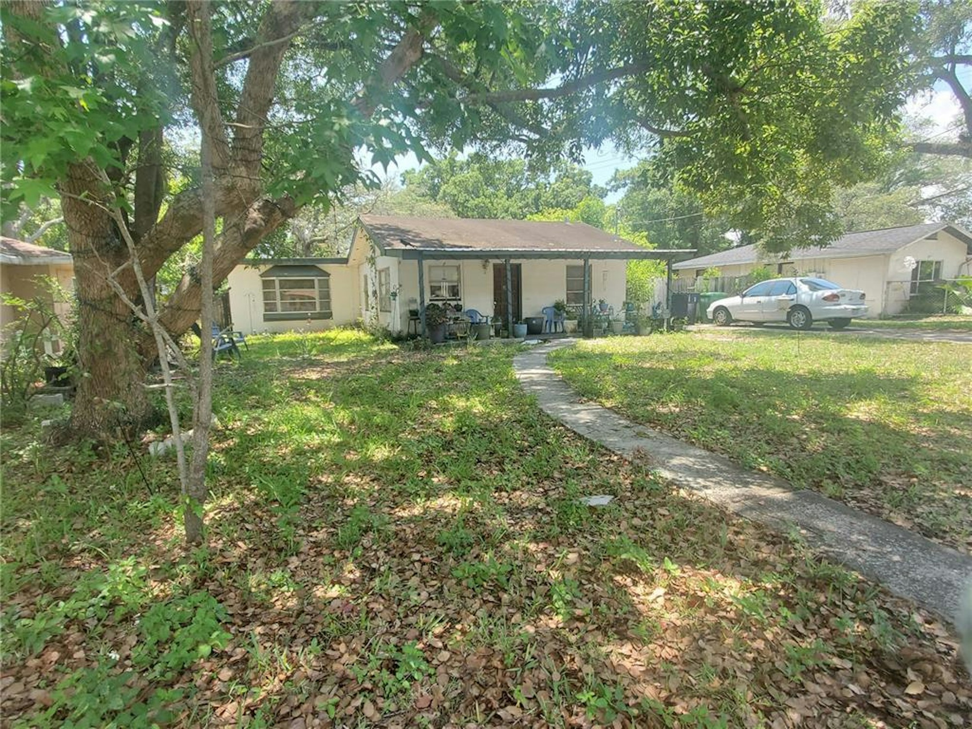Photo 1 of 77 - 1610 W Knollwood St, Tampa, FL 33604