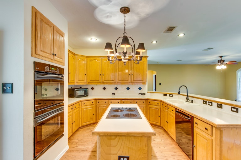 Photo 2 of 34 - 1422 Tascosa Ct, Allen, TX 75013