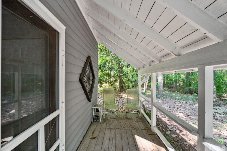 Photo 15 of 36 - 317 Stony Hill Rd, Chapel Hill, NC 27516