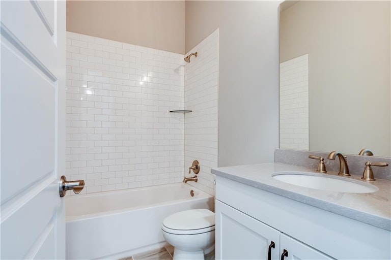 Photo 9 of 41 - 3913 Chapel Heights Dr, Marietta, GA 30062