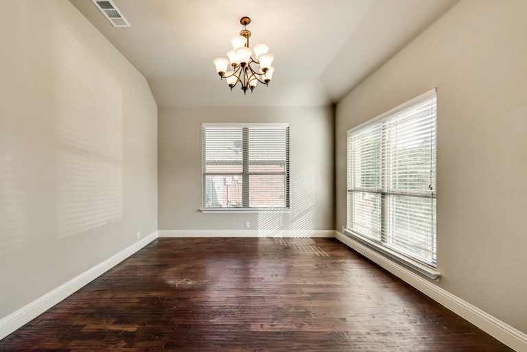 Photo 12 of 37 - 1129 Longhorn Dr, Aubrey, TX 76227