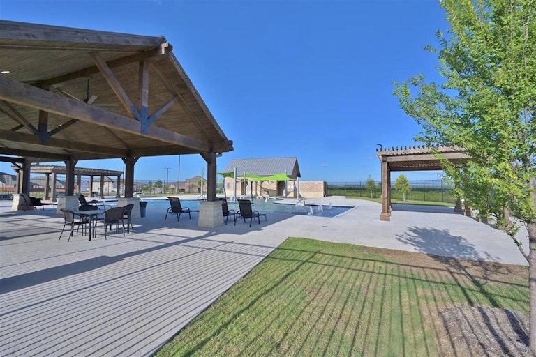 Photo 30 of 34 - 3412 Burningtree Ln, Grand Prairie, TX 76065