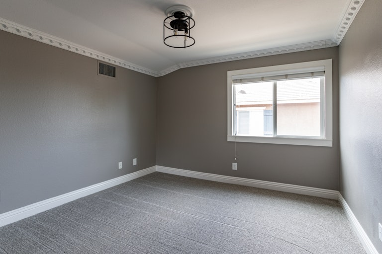 Photo 11 of 26 - 7406 Muir Ct, Highland, CA 92346