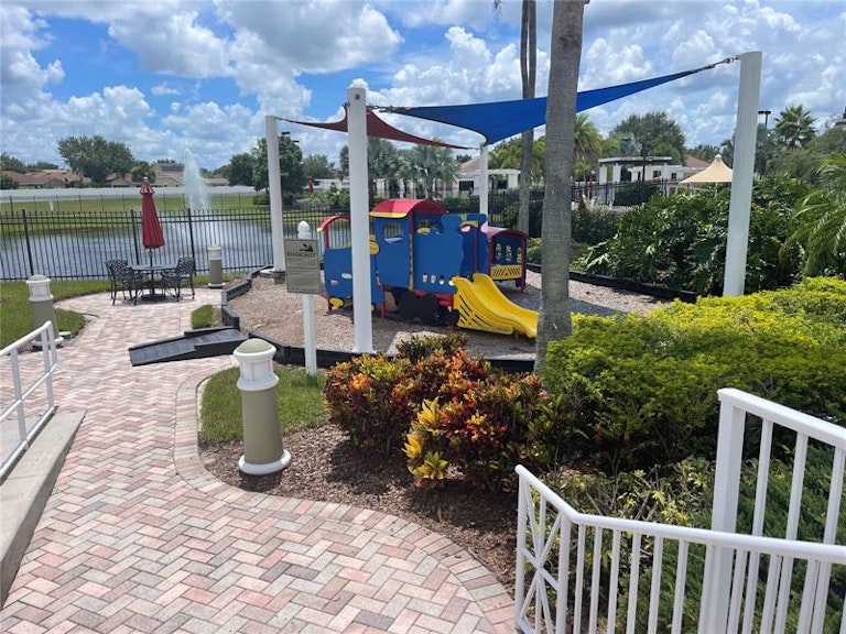 Photo 28 of 30 - 11603 Hammocks Glade Dr, Riverview, FL 33569
