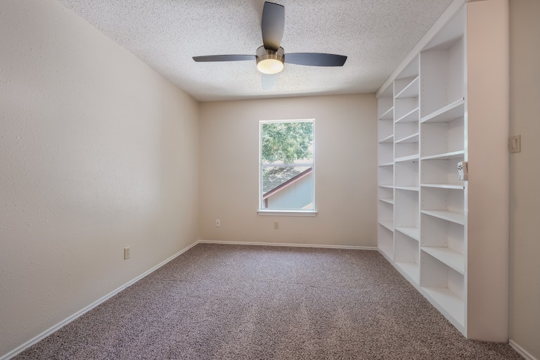 Photo 21 of 25 - 10138 Sandyglen, San Antonio, TX 78240