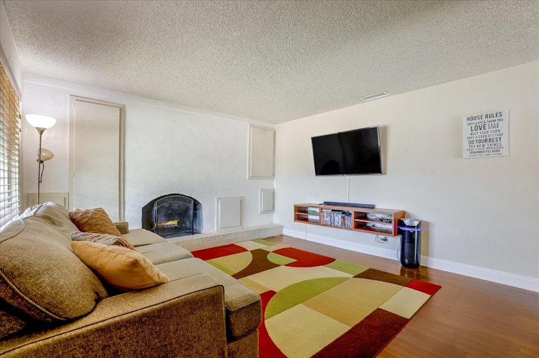 Photo 5 of 33 - 9544 Achates Cir, Sacramento, CA 95826