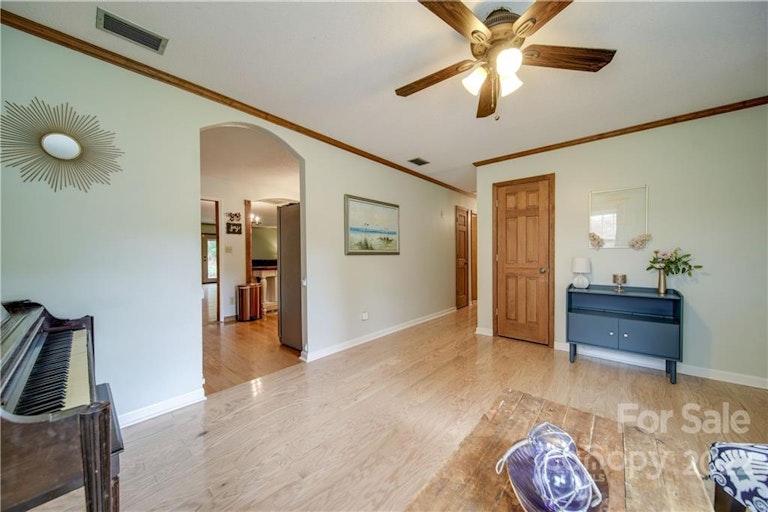 Photo 11 of 47 - 5802 Hillcrest Cir, Indian Trail, NC 28079