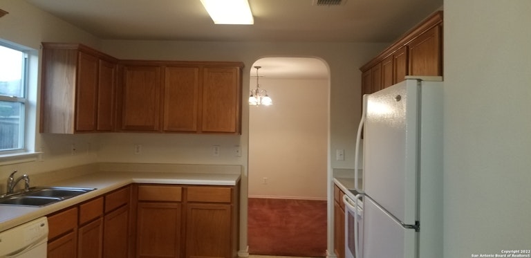 Photo 9 of 22 - 514 Candy Dr, Converse, TX 78109