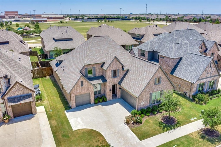 Photo 38 of 40 - 10556 Wintergreen Dr, Frisco, TX 75035