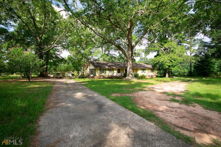 Photo 36 of 37 - 173 Kite Lake Rd, Fayetteville, GA 30214