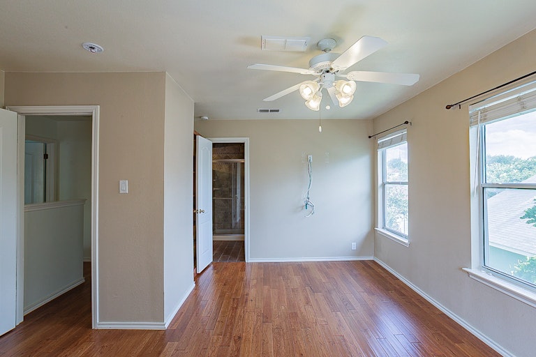 Photo 13 of 16 - 702 Claude W Black, San Antonio, TX 78203