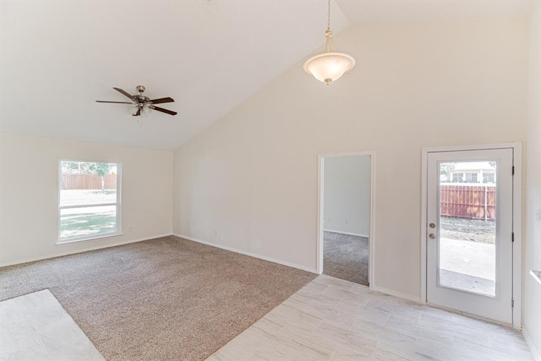 Photo 4 of 28 - 10828 Eastcrest Ln, Dallas, TX 75217