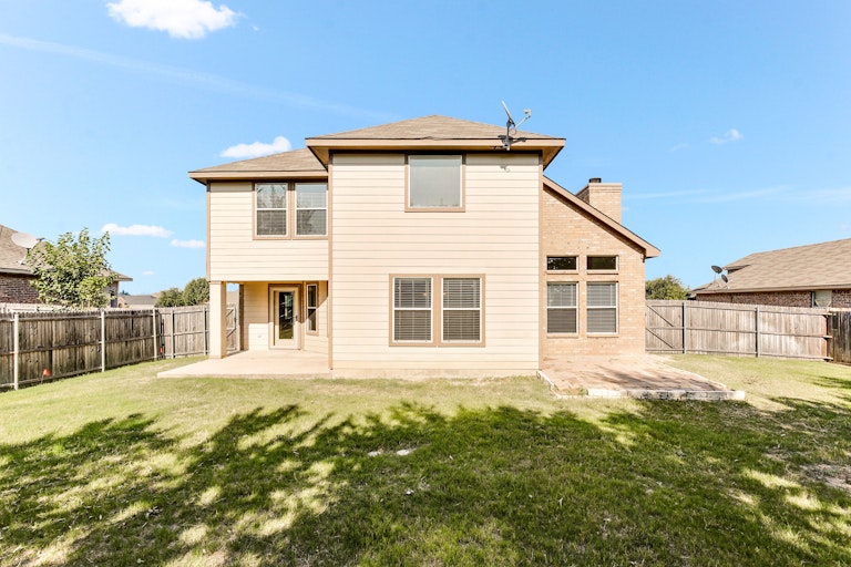 Photo 5 of 26 - 937 Willow Crest Dr, Midlothian, TX 76065