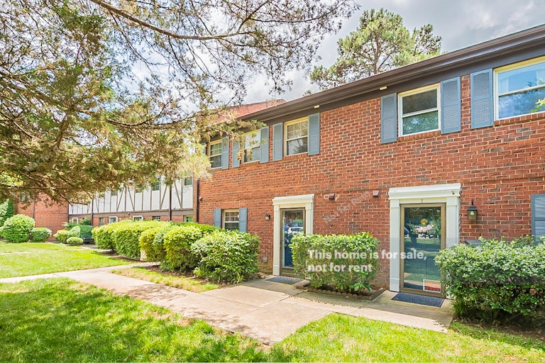Photo 1 of 16 - 5800 Nottoway Ct Unit G, Raleigh, NC 27609