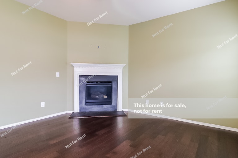 Photo 8 of 26 - 526 Kerriann Ln, Clayton, NC 27520