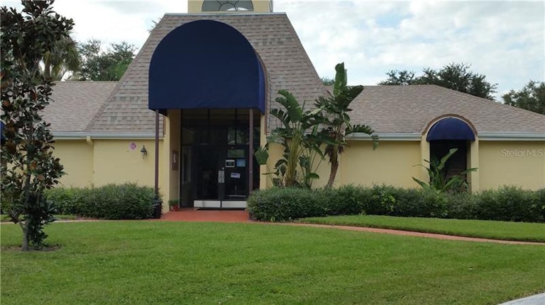 Photo 4 of 16 - 3001 58th Ave S #614, Saint Petersburg, FL 33712