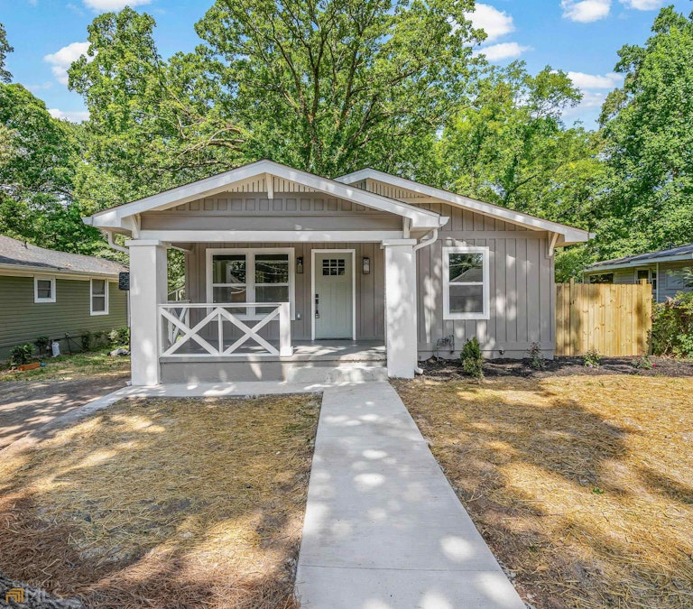 Photo 1 of 28 - 710 S Grand Ave NW, Atlanta, GA 30318