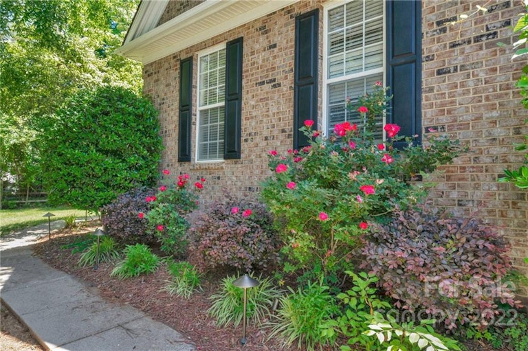 Photo 7 of 48 - 5418 Shoal Brook Ct, Charlotte, NC 28277