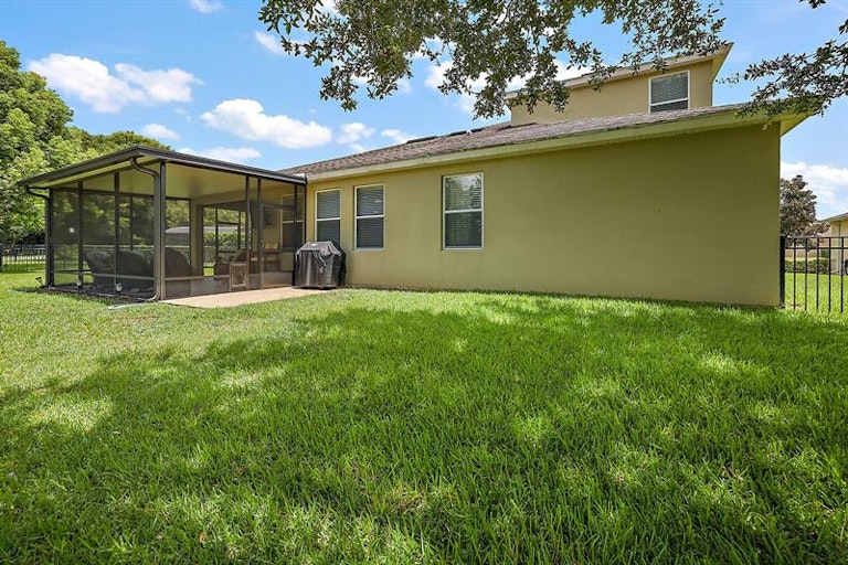 Photo 34 of 39 - 30213 Hackney Loop, Mount Dora, FL 32757