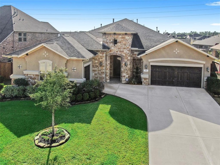 Photo 3 of 45 - 3716 Forest Brook Ln, Spring, TX 77386