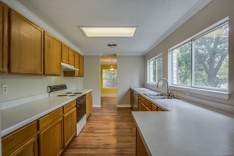 Photo 7 of 17 - 4842 Limestone Well Dr, San Antonio, TX 78247