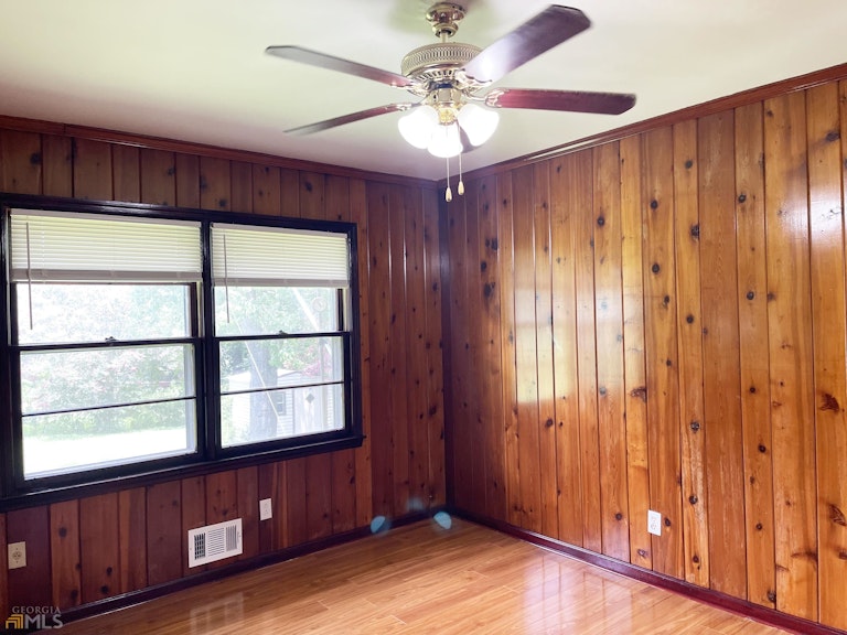 Photo 5 of 17 - 1802 Lake Harbin Rd, Morrow, GA 30260
