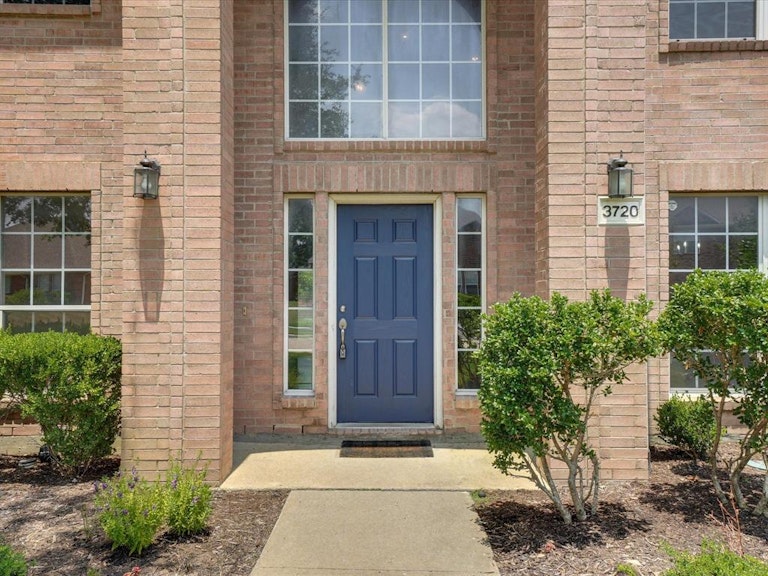 Photo 4 of 36 - 3720 Neptune Cir, Frisco, TX 75033