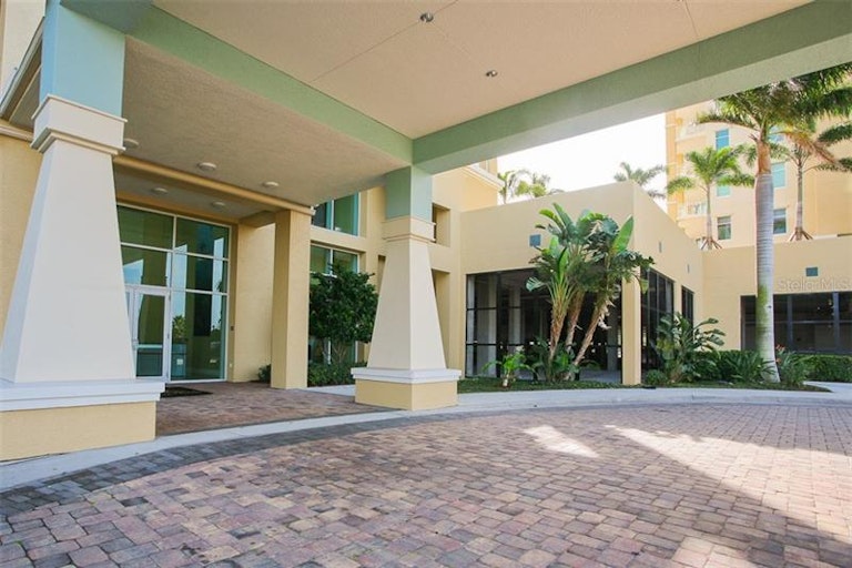 Photo 3 of 25 - 140 Riviera Dunes Way #1003, Palmetto, FL 34221