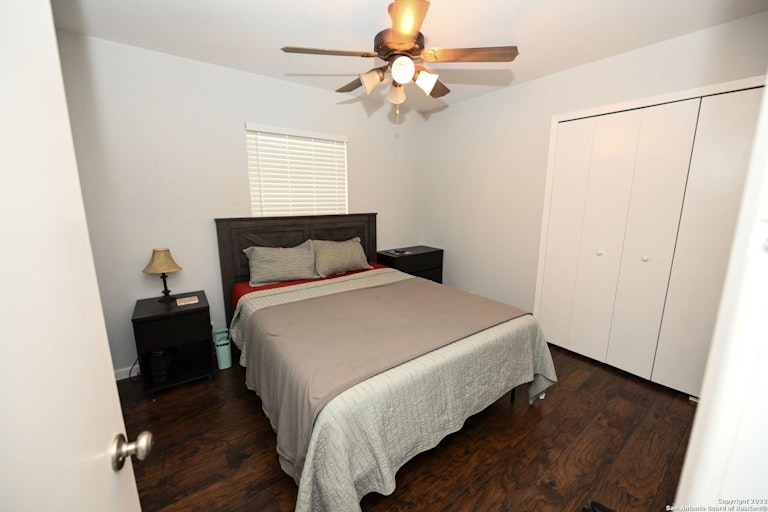Photo 21 of 33 - 35 Storeywood Dr, San Antonio, TX 78213